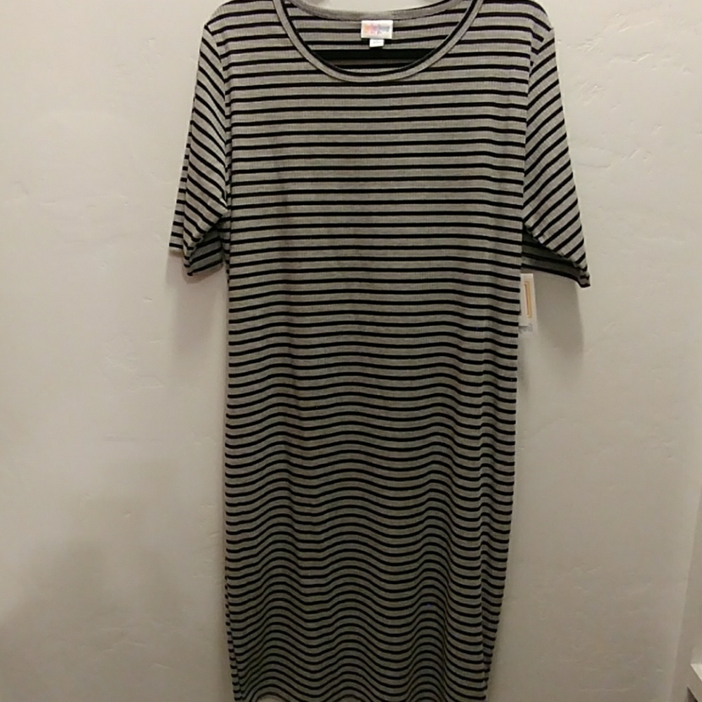 BNWT Black and gray stripes 2XL Julia
